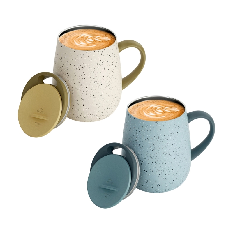 Geïsoleerde koffiekop met schu - Coffee Tea Break recensie en prijs